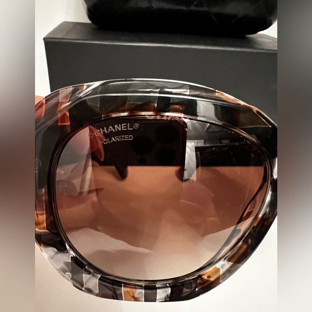 CHANEL Tweed Acetate Brown/Gray Sunglasses (CH5323) w/ Polarized Lenses - Picture 4 of 7